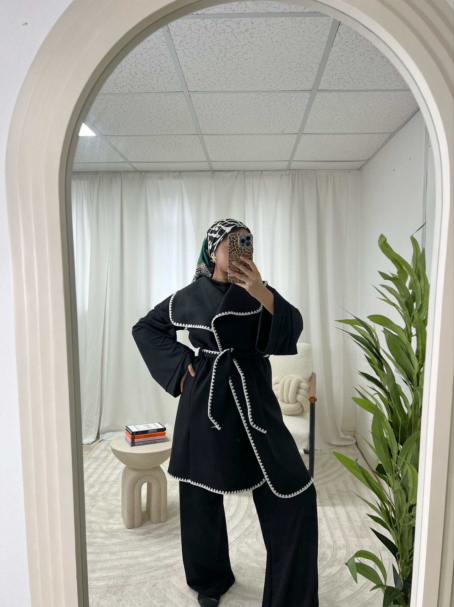 Aria Sleeveless Contrast Coat