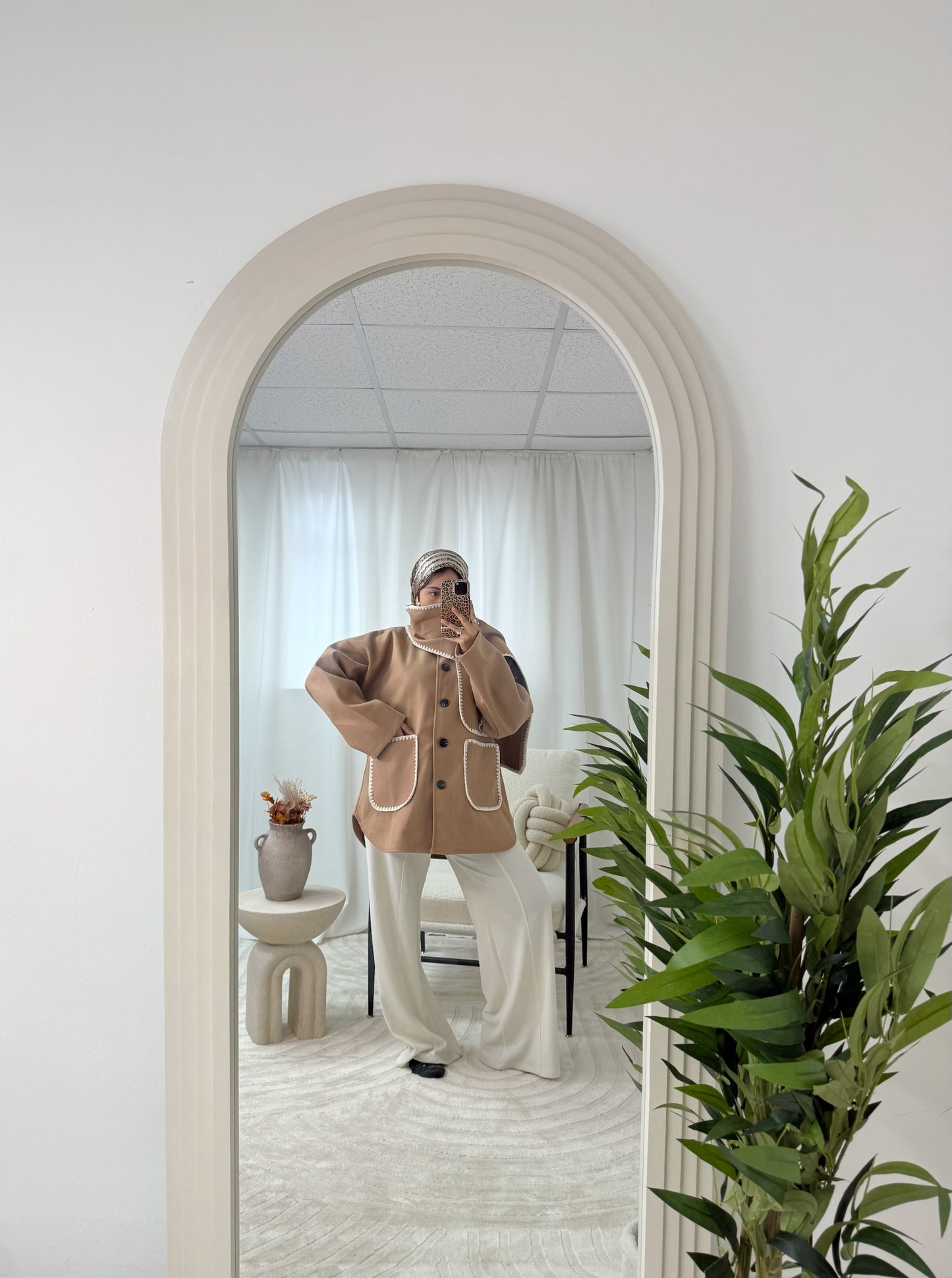 Aaliyah Contrast Trimmed Coat In Chocolate