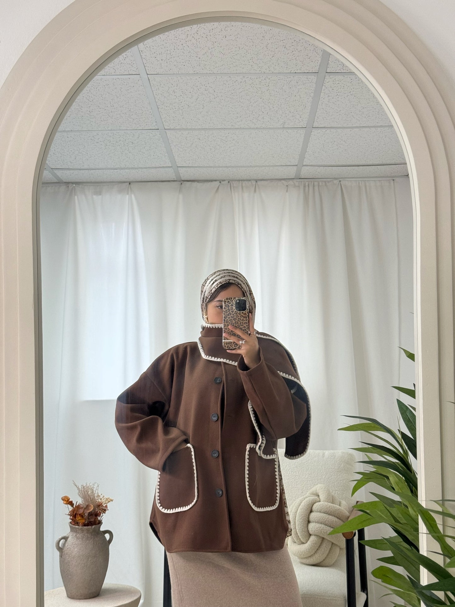 Aaliyah Contrast Trimmed Coat In Chocolate