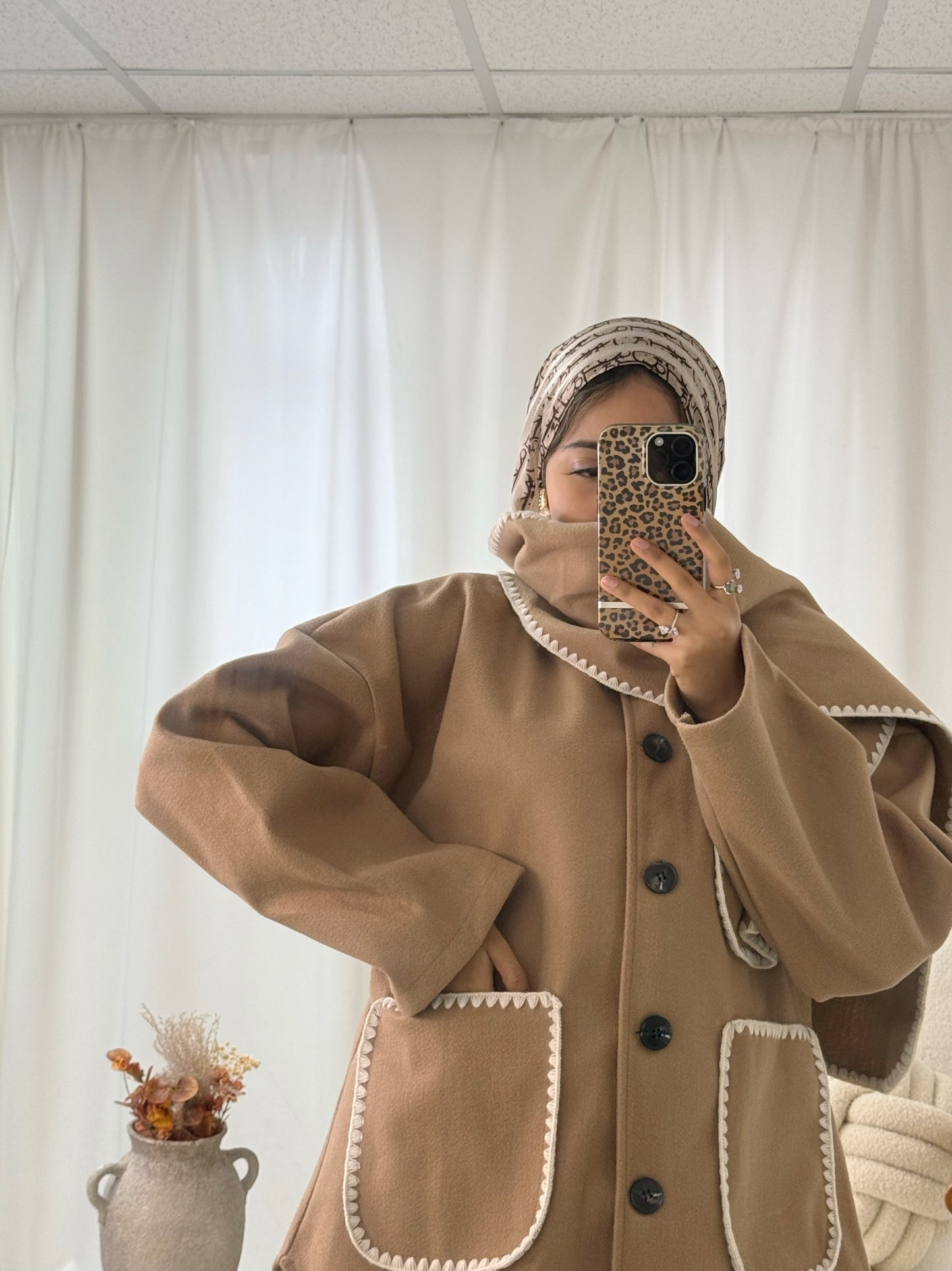 Aaliyah Contrast Trimmed Coat In Chocolate